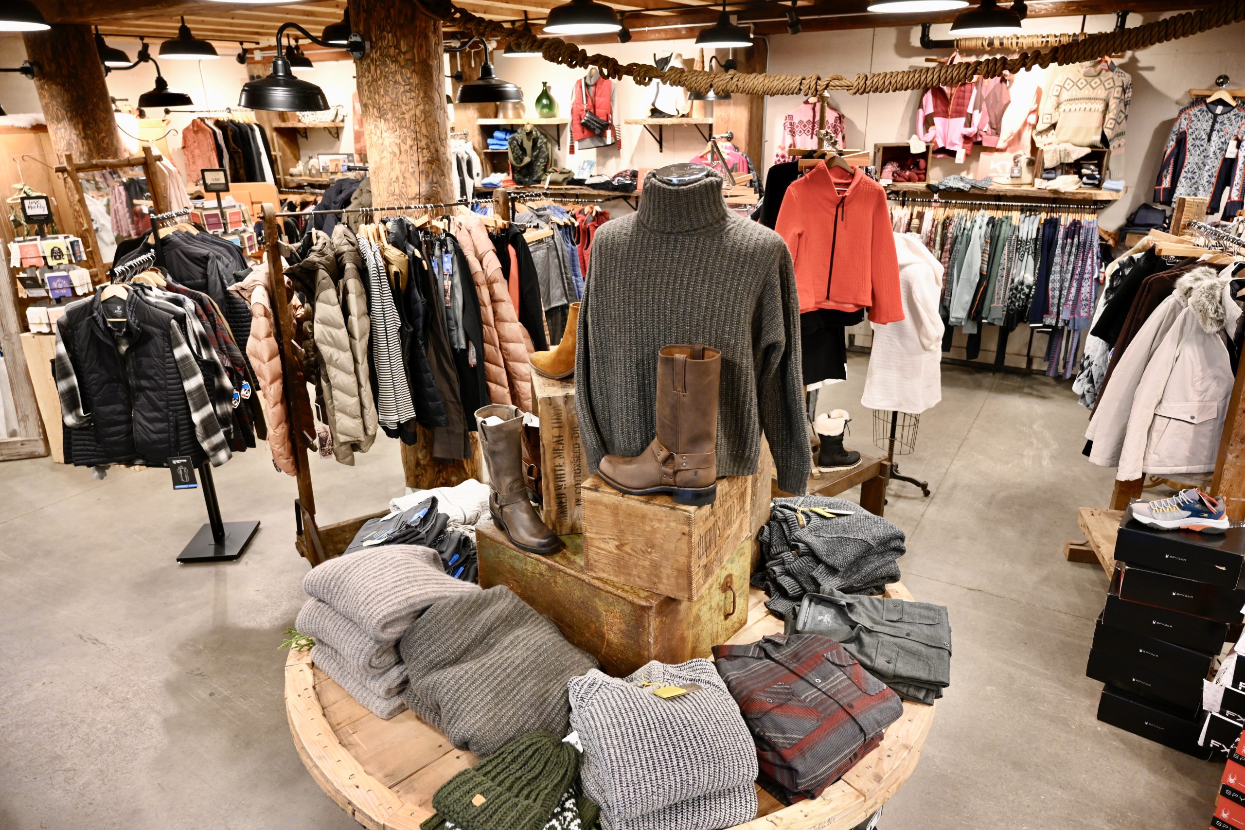 Bear Rock Dry Goods 11_29_2022 Bear Rock Outdoor Adventure Store